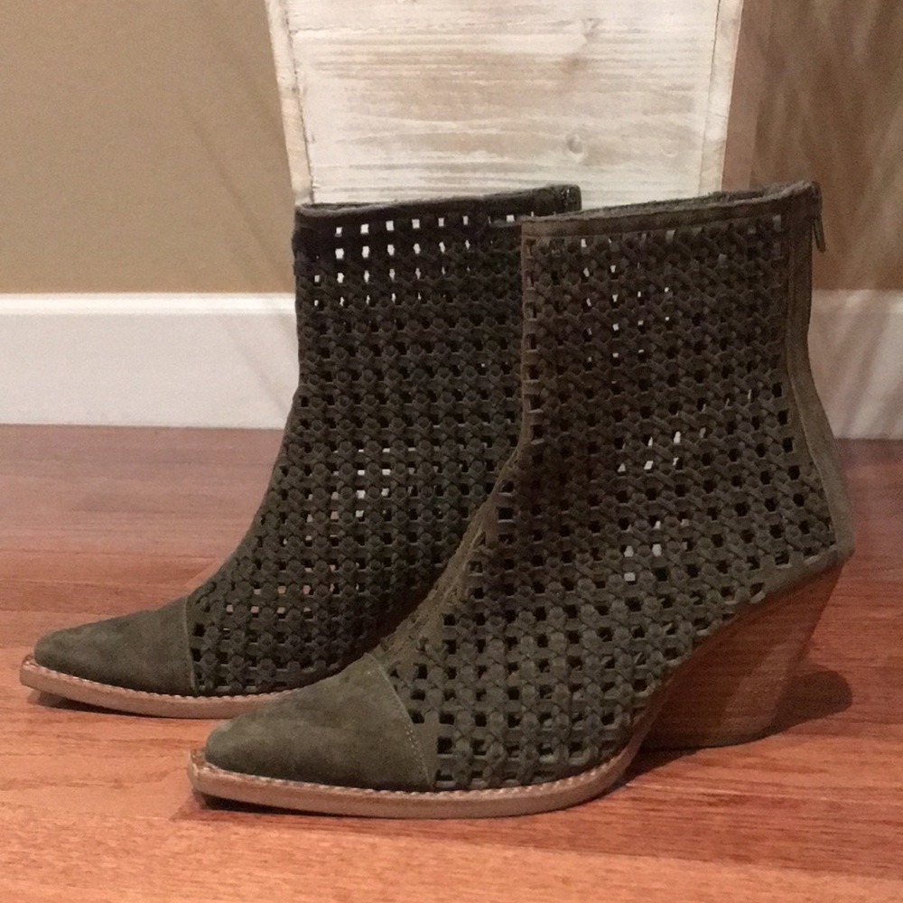Jeffrey Campbell Oakwood Suede Bootie - Picture 7 of 15